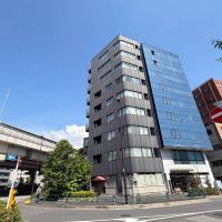 江東区深川の賃貸物件/外観。1階にはちいさな個人経営の居酒屋が入っています
