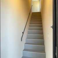 中野区大和町の賃貸物件/A・C号室は、玄関を入るとすぐに階段を上がる構成です