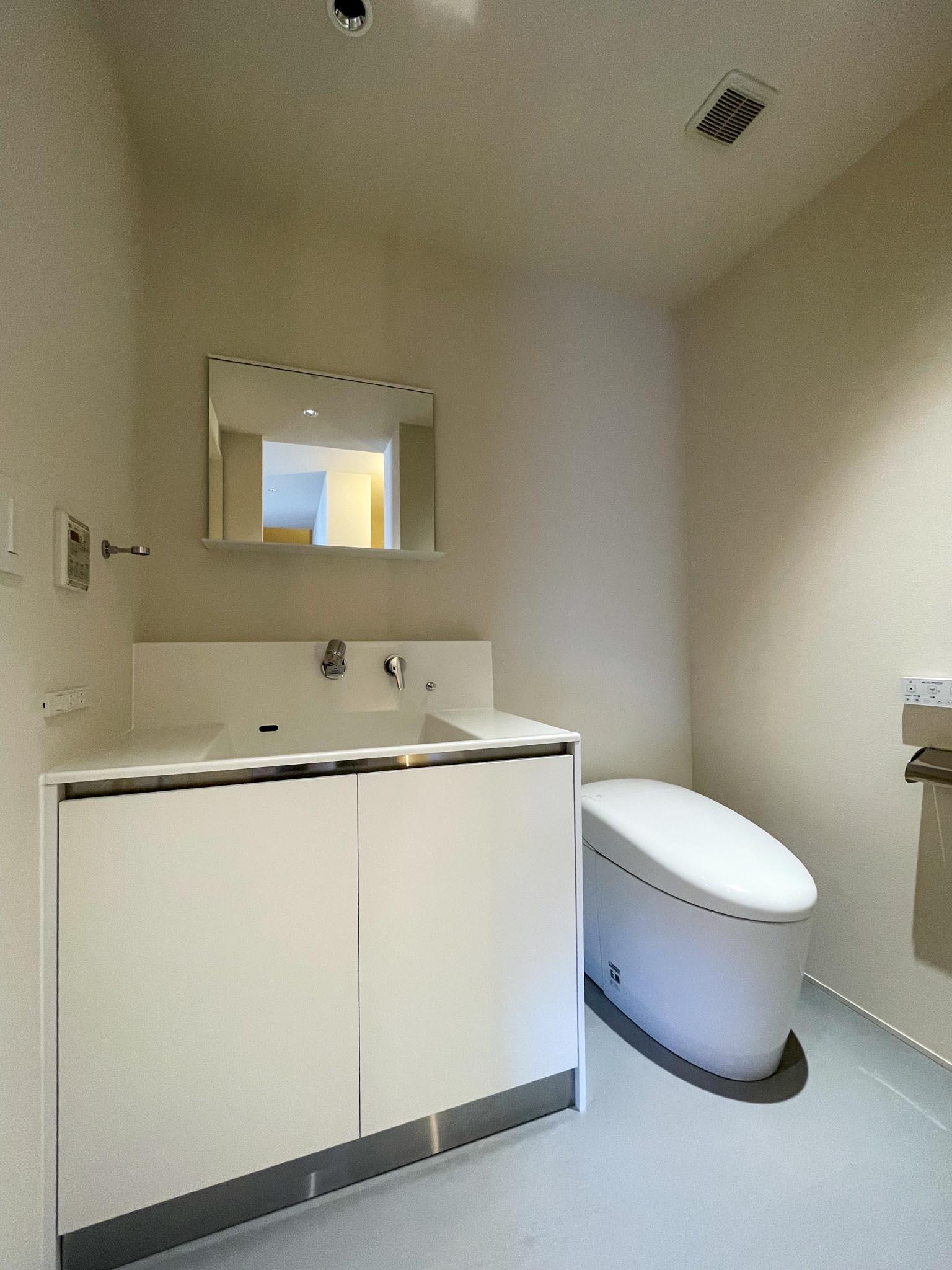 中野区大和町の賃貸物件/Cのみ洗面所とトイレが同室です