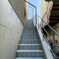 杉並区和田の賃貸物件/建物にエレベーターがありません。4階まで外階段を上がります