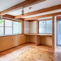品川区小山台の売買物件/デスクが造作されていて、寝室兼書斎に