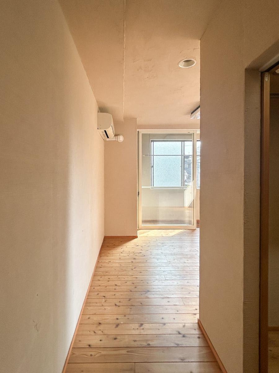 荒川区西日暮里の賃貸物件/室内は明確に仕切りがあるわけではなく、緩やかにつながっているつくり