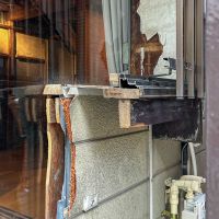 東京都江東区清澄の賃貸物件/きれいに削り取られた断面。外壁のつくりが丸見え