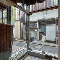東京都江東区清澄の賃貸物件/室内から外をみる