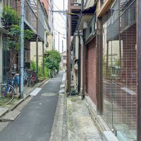 東京都江東区清澄の賃貸物件/路地を南へ抜けると、清洲橋通りの方にも出られます