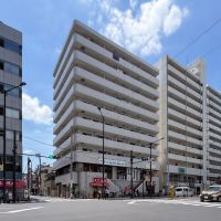 東京都目黒区東山の賃貸物件/外観。山手通り沿いですが部屋は反対側に面しているので、音はあまり気になりません