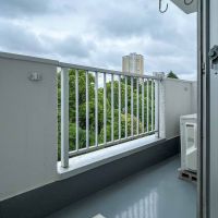 荒川区西日暮里の賃貸物件/主寝室のベランダ。洗濯物はこちらで干せます