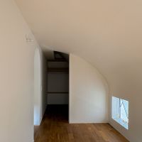 世田谷区代沢の賃貸物件/3階　寝室横のフリースペース　奥にはウォークインクローゼットがある