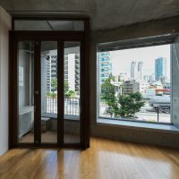中野区本町の賃貸物件/窓が大きく、光がしっかりと入ります