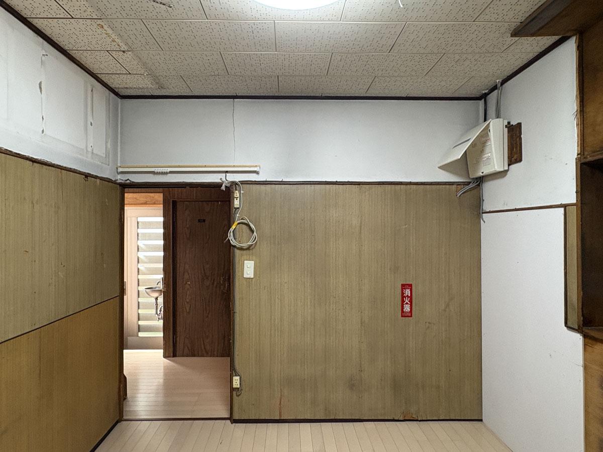 三鷹市井の頭の賃貸物件/1階奥の個室　きれいにしても、しなくてもいい　ただ、やってもいいんだぜ、、、という自由があります