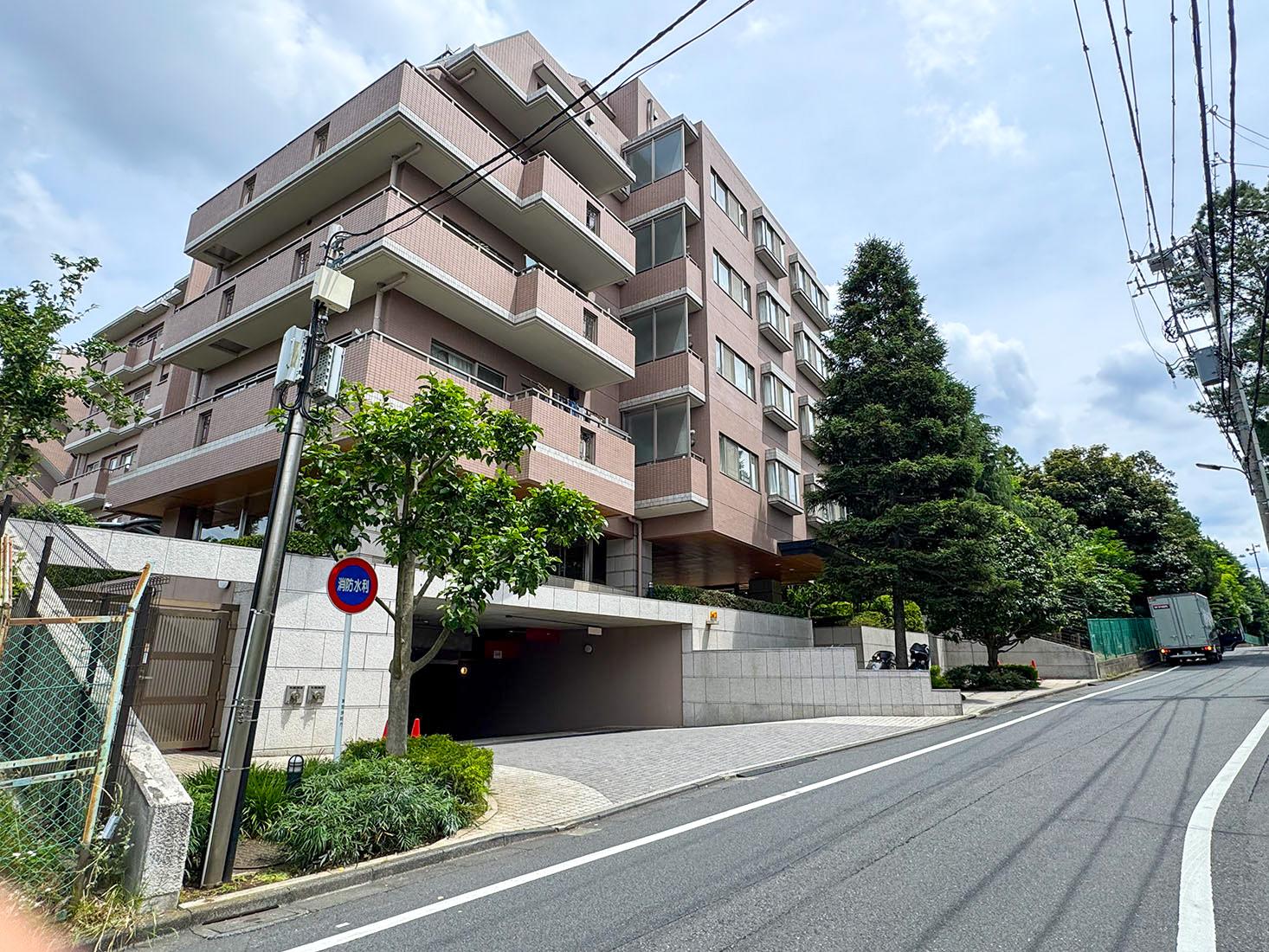 練馬区上石神井の売買物件/駐車場へのアプローチ