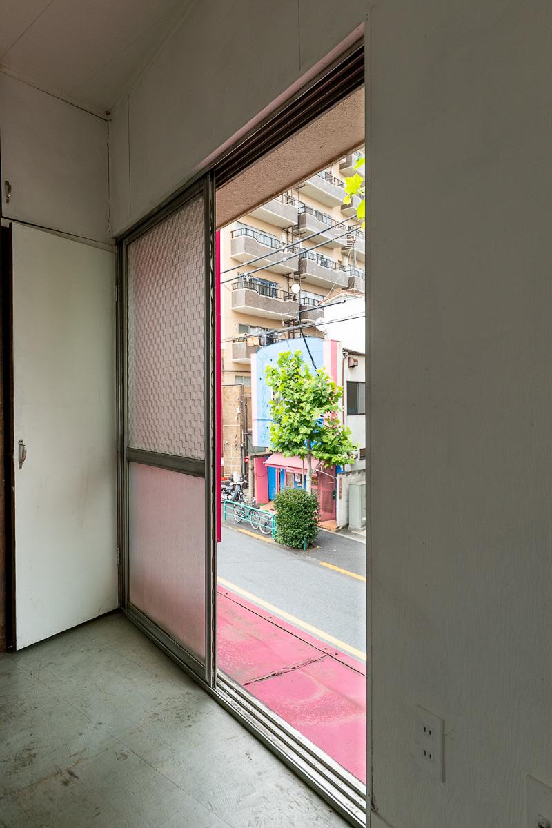 杉並区西荻北の賃貸物件/柵はないので転落注意
