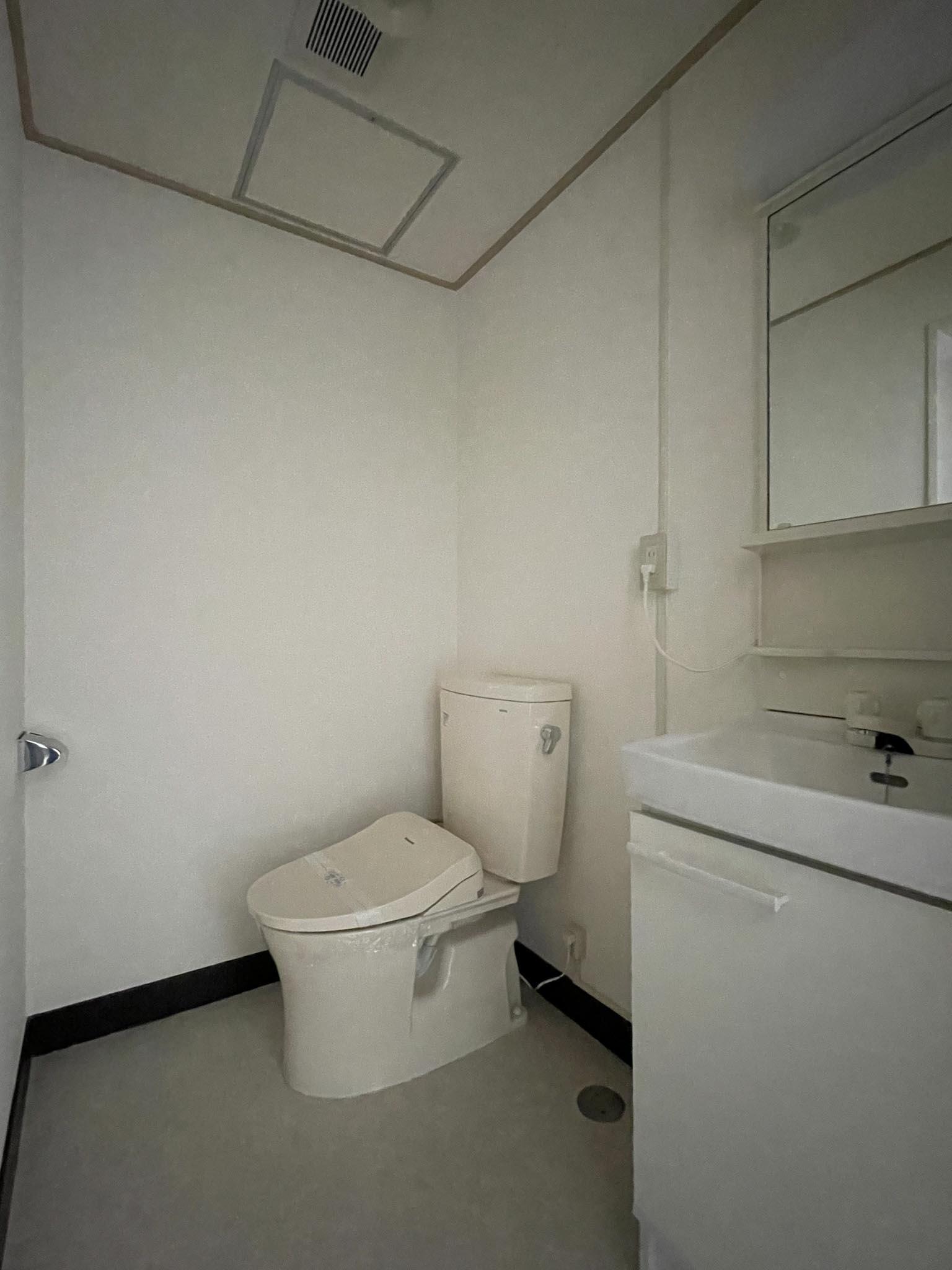 渋谷区幡ヶ谷の賃貸物件/洗面所とトイレは同室です