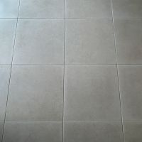 埼玉県富士見野市ふじみ野西の賃貸物件/リビングはタイルの下に床暖房が入っています。現状使えますが、設備保証は付いていないため、ご注意ください