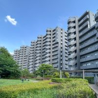 埼玉県富士見野市ふじみ野西の賃貸物件/マンション外観。安心感を覚えるほどのダイナミックさです