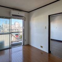 渋谷区幡ヶ谷の賃貸物件/6畳洋室：こちらの部屋もしっかり抜けた眺望が望めます