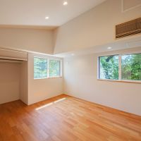 三鷹市井の頭の賃貸物件/2階の個室。個室からも玉川上水の緑が見えます