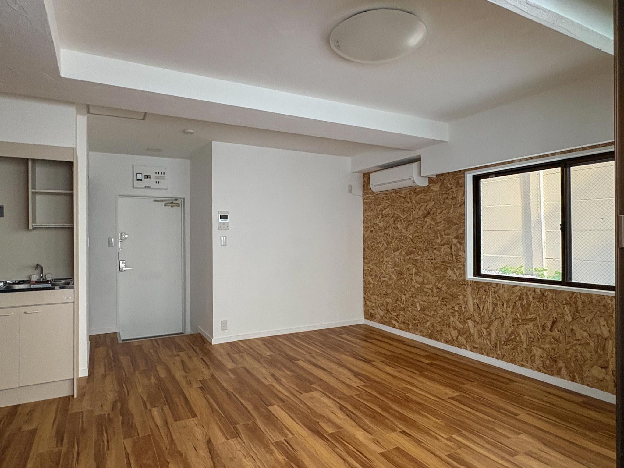 世田谷区北沢の賃貸物件/天井高は約2.3mで住居のようなつくり