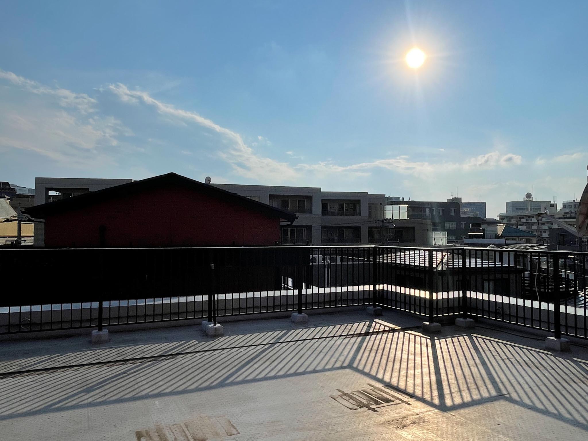 中野区中央の賃貸物件/沈みゆく夕日を眺めながら、一日の終わりを過ごせます