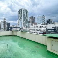 中野区新井の賃貸物件/中野駅の方をみる。隣り合う建物が少ないため、気兼ねなく使いやすそうです