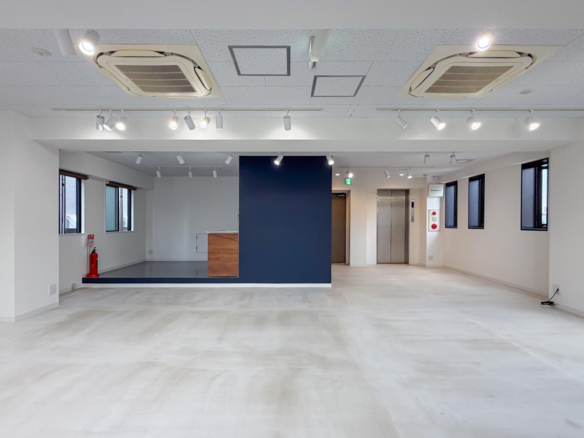 東京都渋谷区広尾の賃貸物件/フワッした空間をネイビーが引き締める