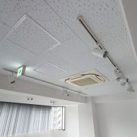 東京都渋谷区広尾の賃貸物件/天井のいたるところにライティングテール