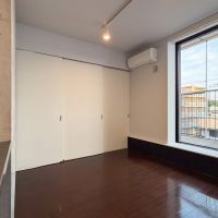 東京都世田谷区上北沢の賃貸物件/間仕切りを閉め、部屋を区切ることができます。