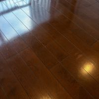 東京都世田谷区上北沢の賃貸物件/フローリングは深みのあるブラウンでツルッとした質感