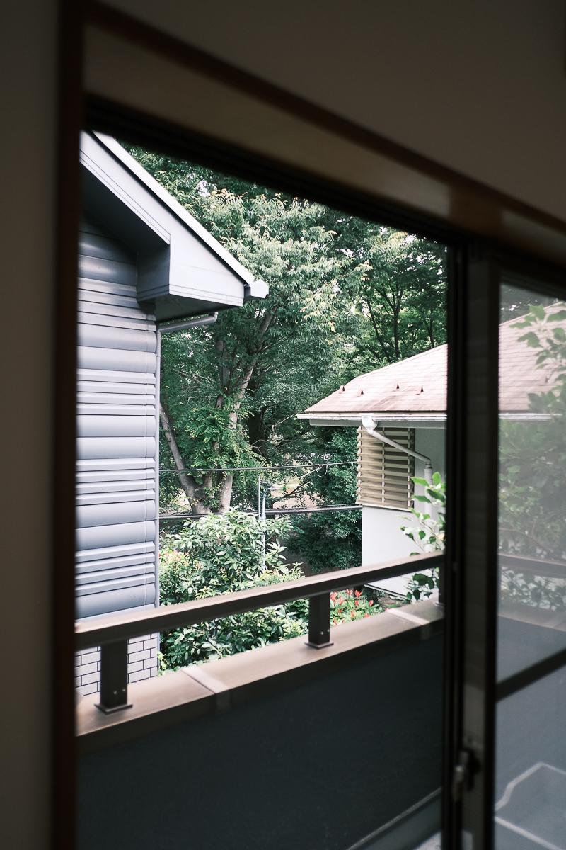 杉並区善福寺の賃貸物件/善福寺公園とは反対側の通りに面した区画ですが、公園を身近に感じる景色