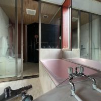世田谷区代沢の賃貸物件/3F：浴室を奥から。浴槽はあまり大きくありません