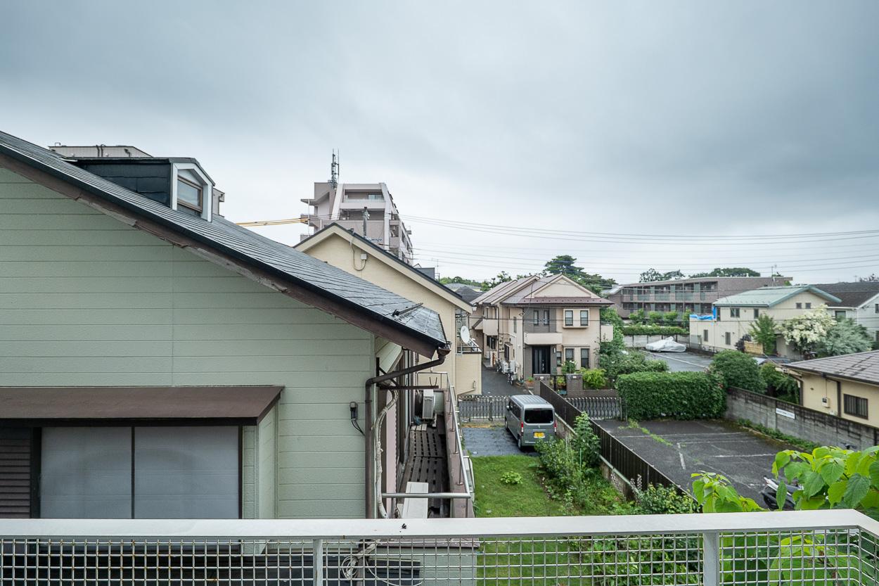 三鷹市下連雀の賃貸物件/コンパクトなバルコニーからの眺望