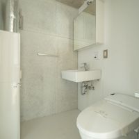 三鷹市下連雀の賃貸物件/ウォシュレット付きトイレと洗面台