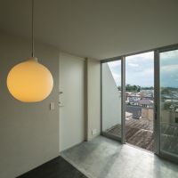 武蔵野市西久保の賃貸物件/玄関はゆとりのある土間仕様です