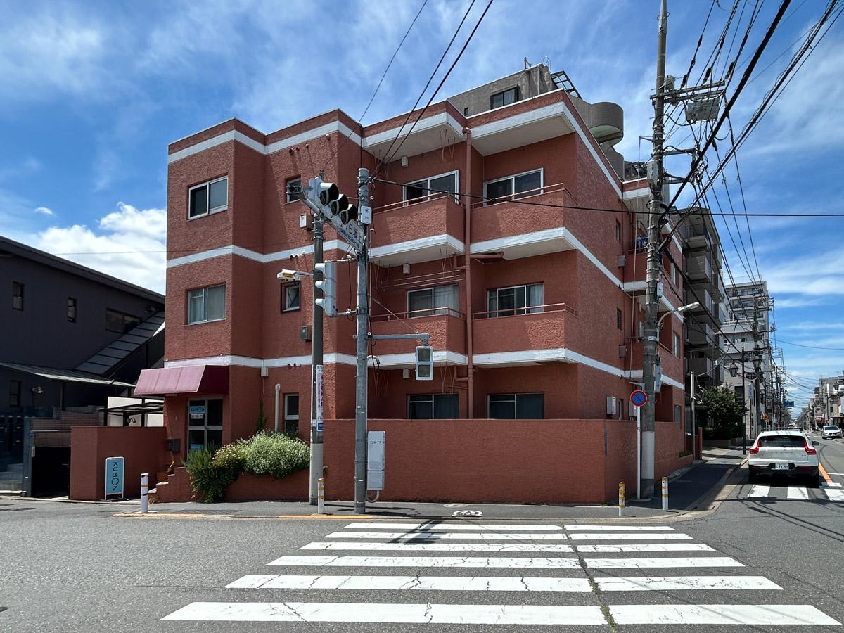 大田区田園調布本町の賃貸物件/建物外観。レトロでキュートな佇まい