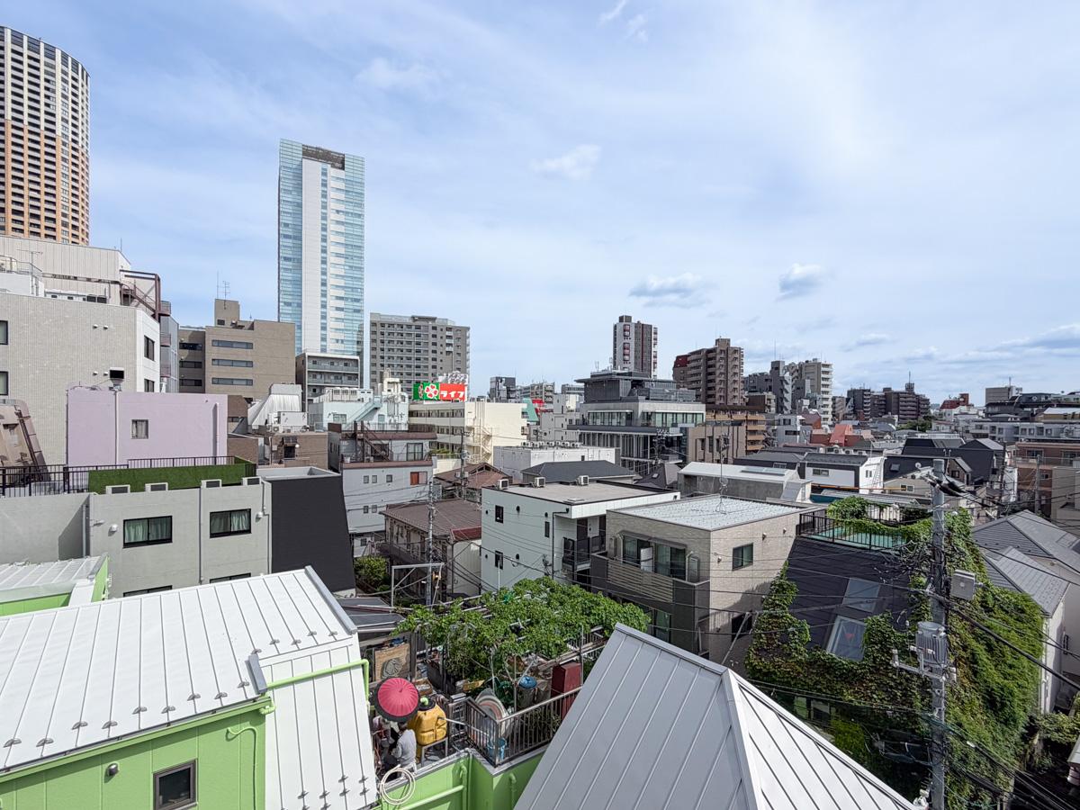 東京都目黒区上目黒の賃貸物件/周りは高い建物が少なく気持ち良い