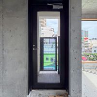 東京都目黒区上目黒の賃貸物件/ドアの幅は少し狭めです