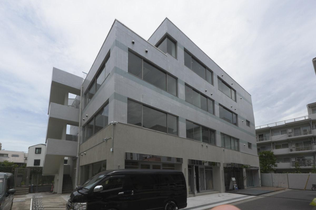世田谷区池尻の賃貸物件/ビル一棟を2026年にフルリノベーション。1階にはカフェがオープンしており、惣菜屋などの入居も決まっている
