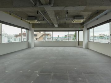 世田谷区池尻の賃貸物件/抜け感爽快オフィス -バルコニー付き-