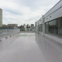 世田谷区池尻の賃貸物件/バルコニーは一部、他の階の入居者もアクセスできるようになる予定。これから柵が立てられます