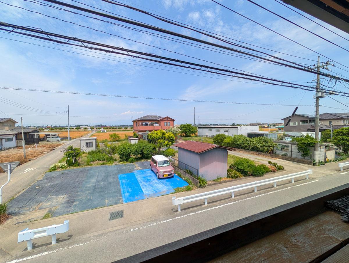 群馬県佐渡郡玉村町大字下新田字御殿の売買物件/2階窓からの視点　伸びをしたくなる景色