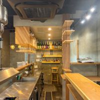 荒川区西尾久の賃貸物件/出入り口側から厨房をみる