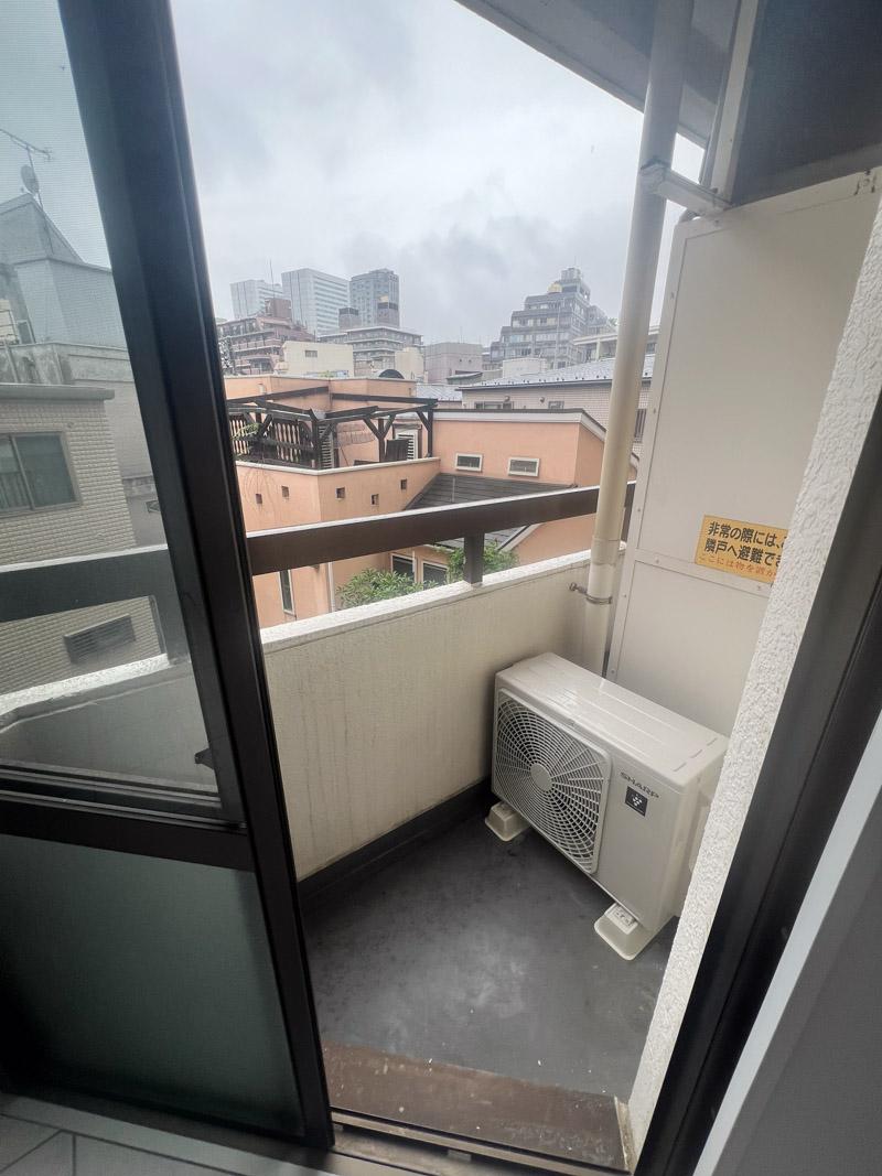 港区赤坂の賃貸物件/ベランダは小さめ
