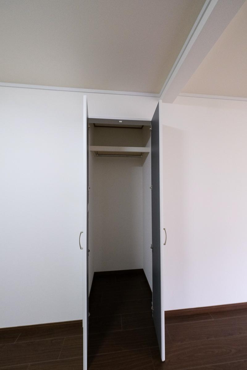 杉並区堀ノ内の賃貸物件/部屋の中央にもコンパクトな収納