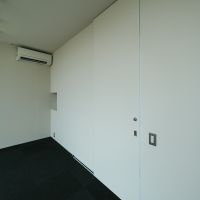 港区西麻布の賃貸物件/各部屋には扉があり、閉めるとしっかり個室として使えます