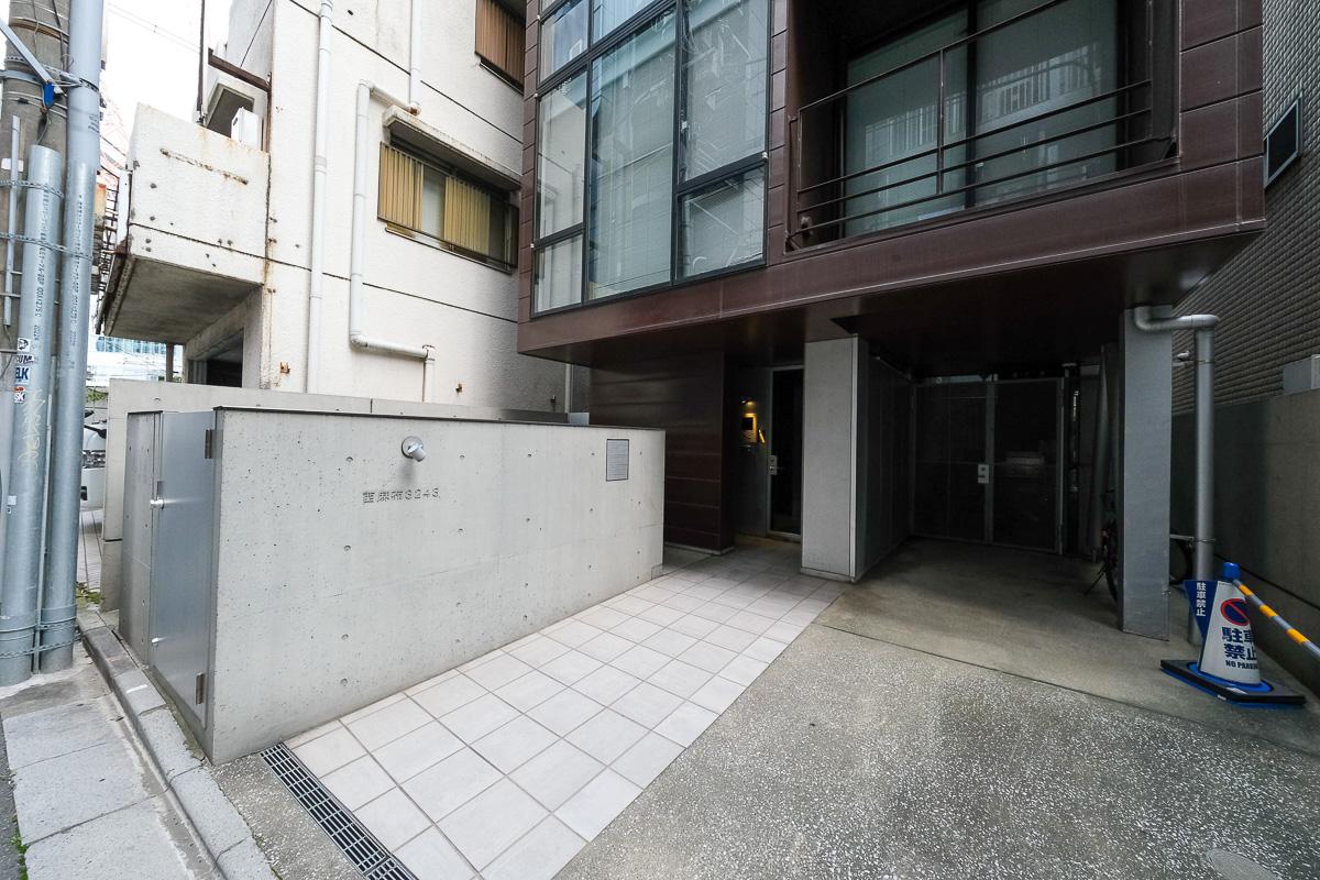 港区西麻布の賃貸物件/エントランス