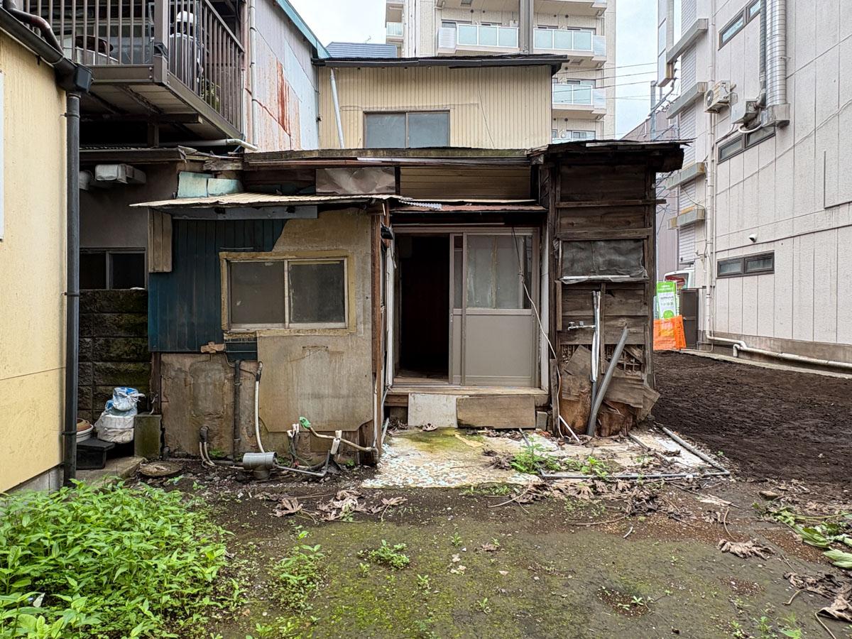 杉並区西荻北の賃貸物件/1階　建物裏側からの視点
