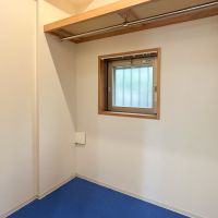 世田谷区経堂の賃貸物件/ウォークインクローゼット。リビングもすっきりと使えそうです