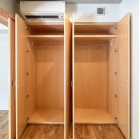 世田谷区経堂の賃貸物件/洋室のクローゼット。奥行きもしっかりとあります