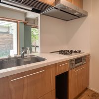 世田谷区経堂の賃貸物件/キッチン。半分アイランドのようなつくり