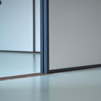 府中市西原町の賃貸物件/やさしい色味の床が2階全体を明るく見せています